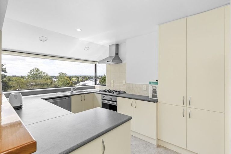 Photo of property in 144 Clarence Street, Hamilton Lake, Hamilton, 3204