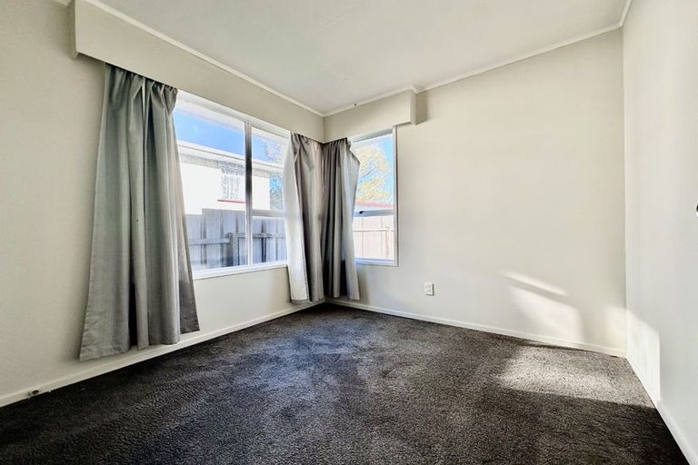 Photo of property in 13 Carbery Place, Manurewa, Auckland, 2102