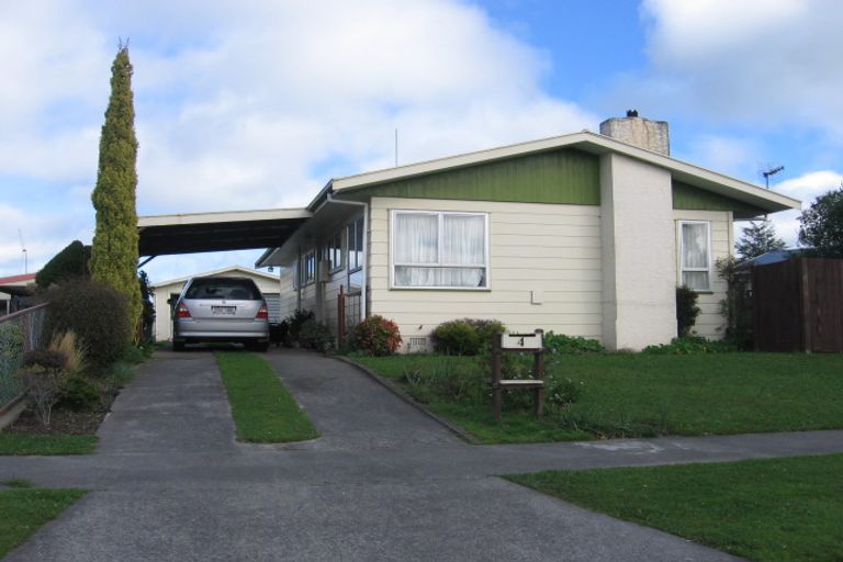 Photo of property in 4 Willowstream Grove, Cloverlea, Palmerston North, 4412