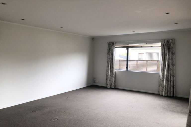 Photo of property in 1/16 Pax Avenue, Forrest Hill, Auckland, 0620