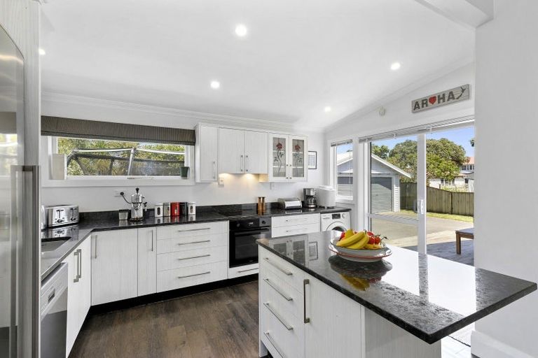 Photo of property in 30 Beaumont Avenue, Alicetown, Lower Hutt, 5010