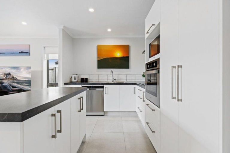 Photo of property in 6 Belt Lane, Papamoa, 3118