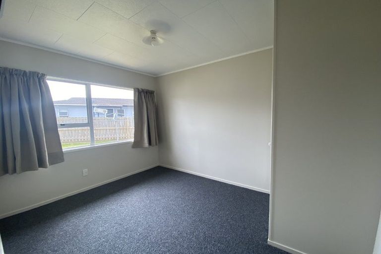 Photo of property in 38 Silverstone Place, Henderson, Auckland, 0612