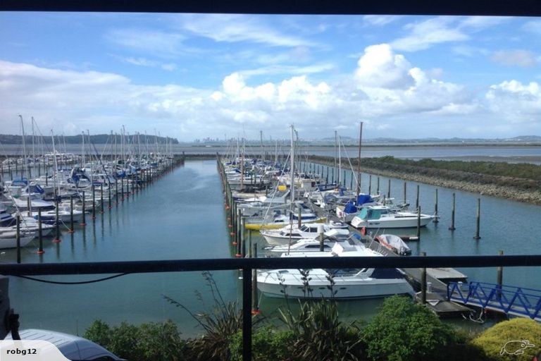 Photo of property in 14/15 Clearwater Cove, West Harbour, Auckland, 0618