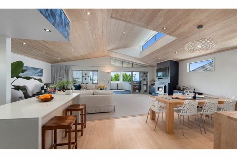 Photo of property in 1/33 Braemar Road, Rothesay Bay, Auckland, 0630