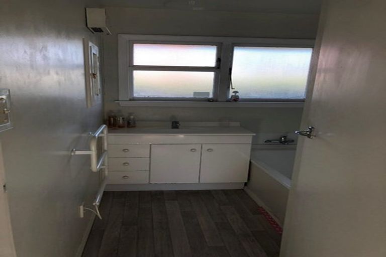 Photo of property in 1/16a Maidstone Road, Ilam, Christchurch, 8041