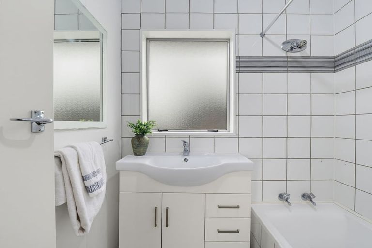 Photo of property in 42 Acacia Street, Kelvin Grove, Palmerston North, 4414