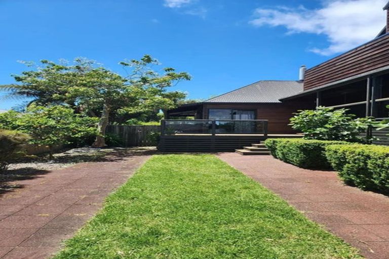 Photo of property in 71 Wairau Road, Oakura, 4314