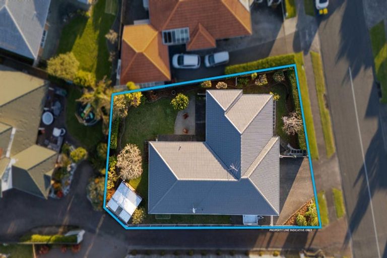 Photo of property in 12 Suncrest Drive, West Harbour, Auckland, 0618