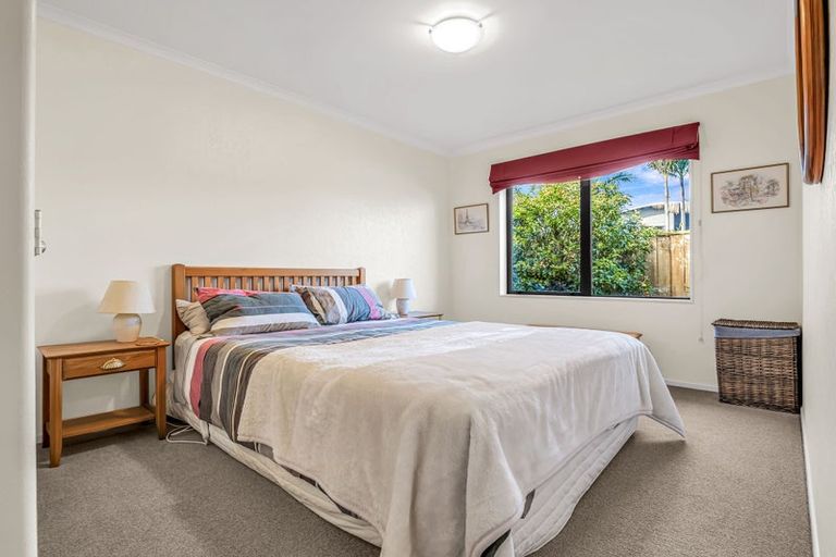 Photo of property in 16 Saint Kilda Place, Papamoa Beach, Papamoa, 3118