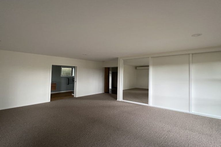 Photo of property in 25 Wirihana Road, Titirangi, Auckland, 0604