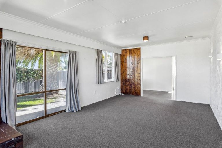Photo of property in 120 Queen Street West, Levin, 5510