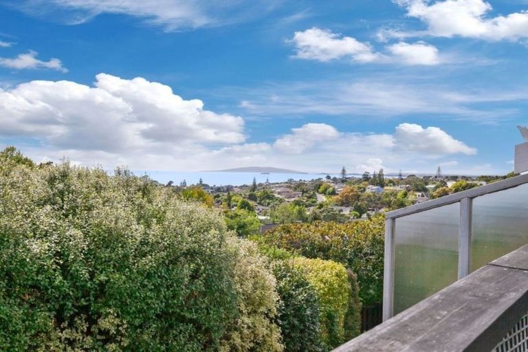 Photo of property in 2/13 Kiri Place, Mairangi Bay, Auckland, 0630