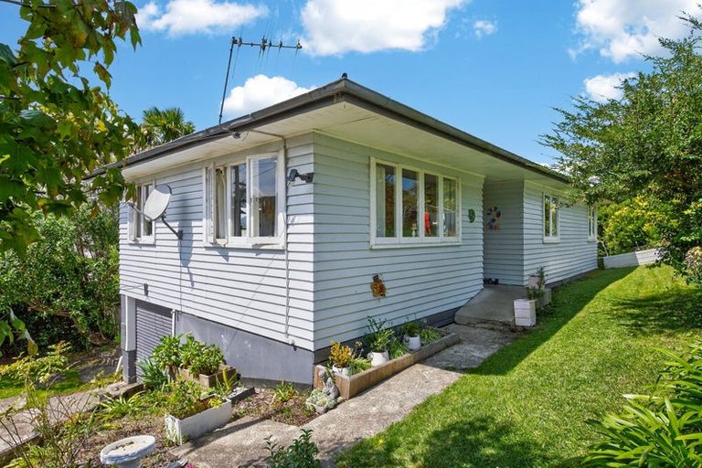 Photo of property in 2 View Street, Maungaturoto, 0520