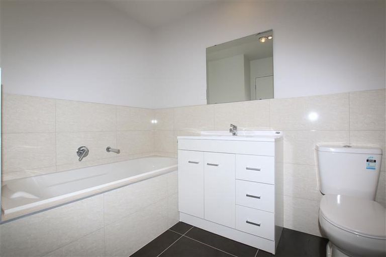 Photo of property in 15 Hakaro Way, Takanini, 2112