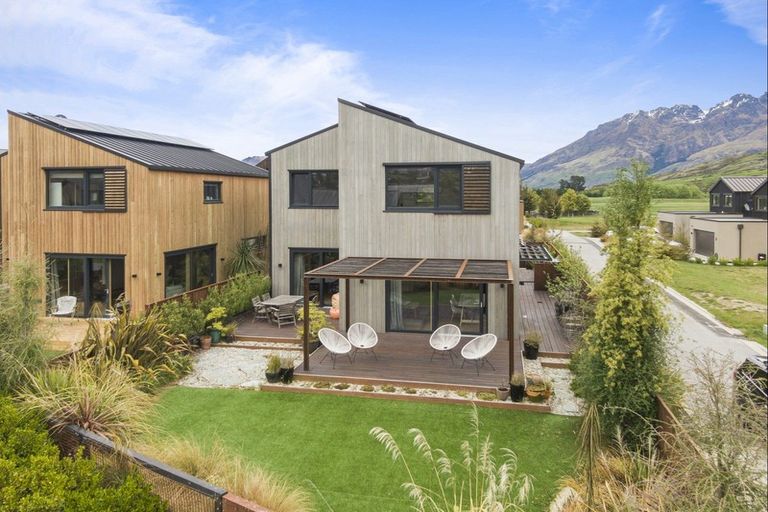 Photo of property in 6 Soudley Court, Jacks Point, Queenstown, 9371