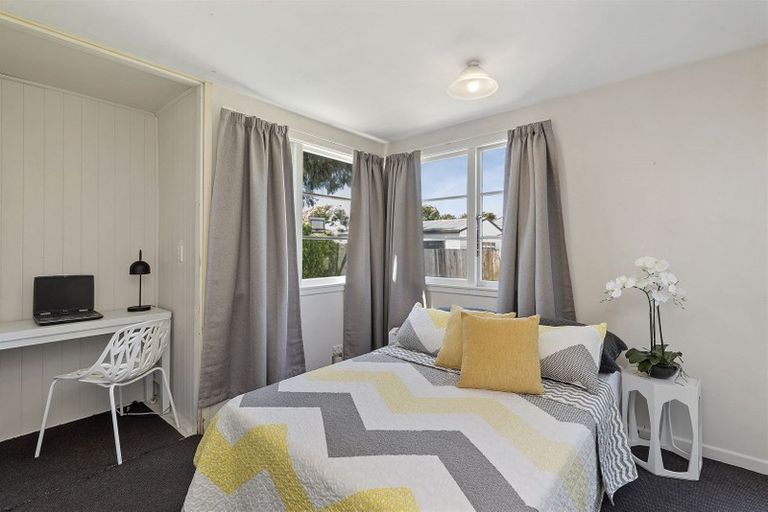 Photo of property in 212 Weston Road, St Albans, Christchurch, 8052