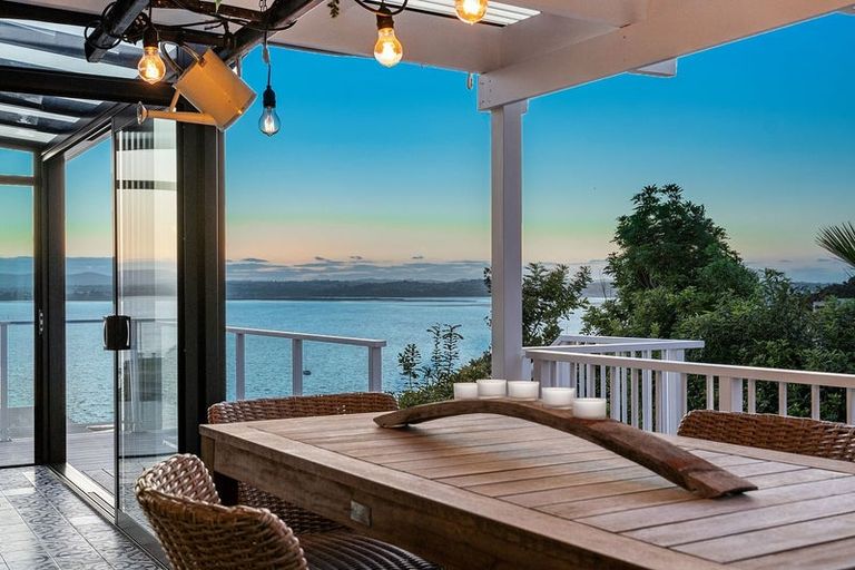 Photo of property in 5 Poaka Place, Beach Haven, Auckland, 0626