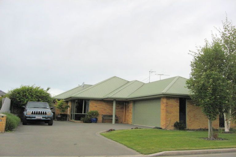 Photo of property in 18b Goodwood Close, Rangiora, 7400