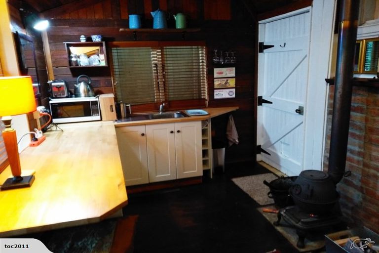 Photo of property in 113 Laingholm Drive, Laingholm, Auckland, 0604