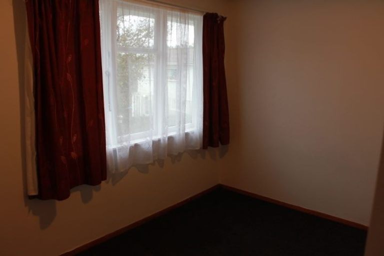 Photo of property in 8 Lincoln Grove, Cannons Creek, Porirua, 5024