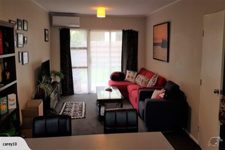 Photo of property in 2/80 Airlie Road, Plimmerton, Porirua, 5026