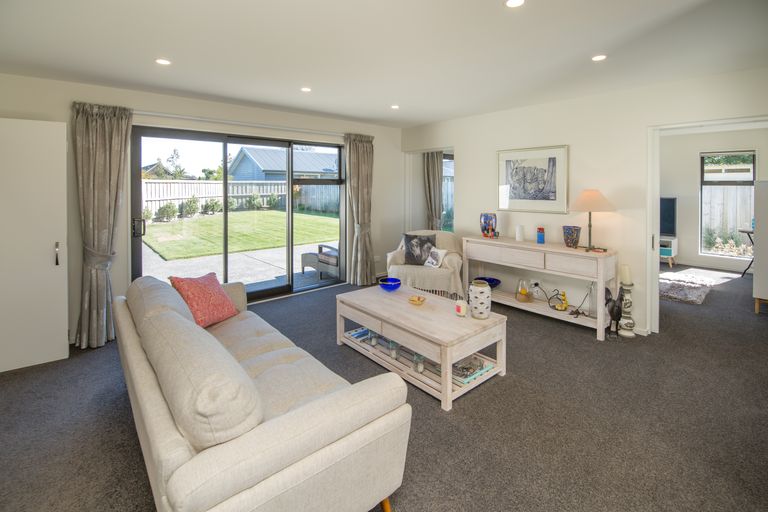 Photo of property in 12b Watkins Drive, Rangiora, 7400