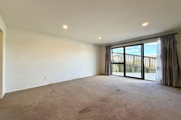Photo of property in 6 Matatika Rise, Swanson, Auckland, 0614