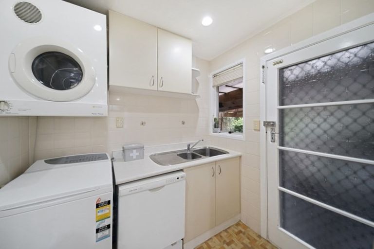 Photo of property in 16 Judkins Crescent, Cockle Bay, Auckland, 2014