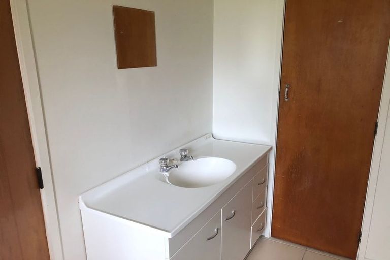 Photo of property in 22 Grande Vue Road, Hillpark, Auckland, 2102