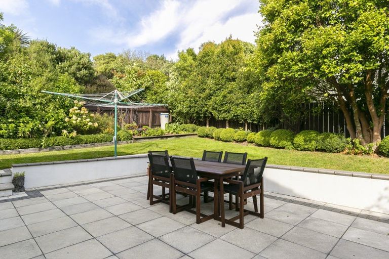 Photo of property in 1 Brasenose Place, Tawa, Wellington, 5028