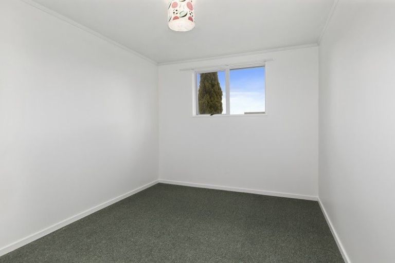 Photo of property in 384 Stokes Valley Road, Stokes Valley, Lower Hutt, 5019
