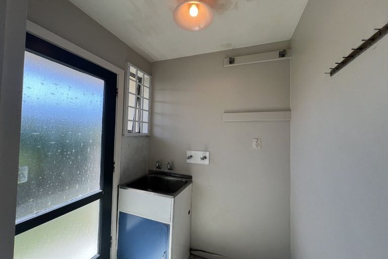 Photo of property in 2/98 Peverel Street, Riccarton, Christchurch, 8041