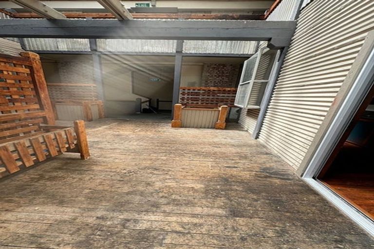 Photo of property in 8 Vogel Street, Dunedin Central, Dunedin, 9016