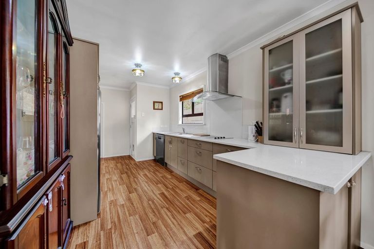 Photo of property in 32 Beaumont Crescent, Frankleigh Park, New Plymouth, 4310