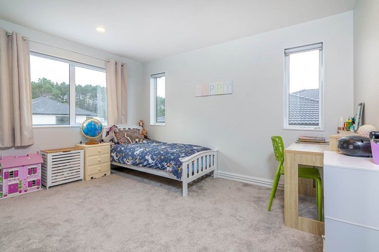 Photo of property in 18 Golden Morning Drive, Albany Heights, Auckland, 0632