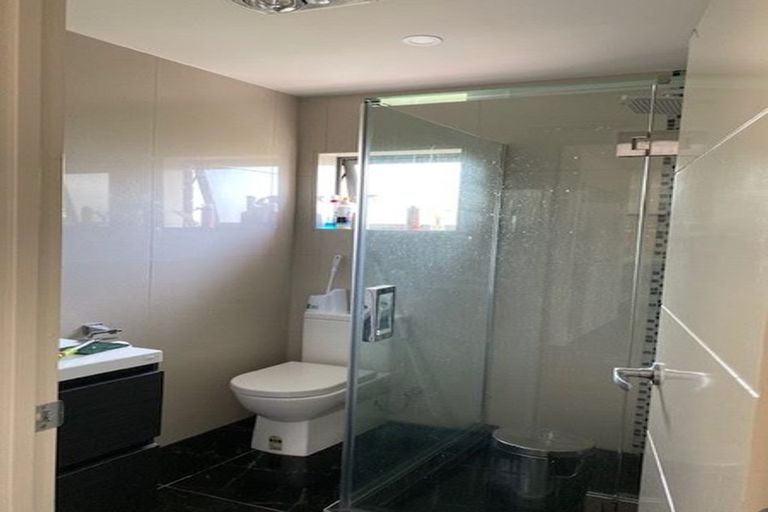 Photo of property in 53a Pomaria Road, Henderson, Auckland, 0610