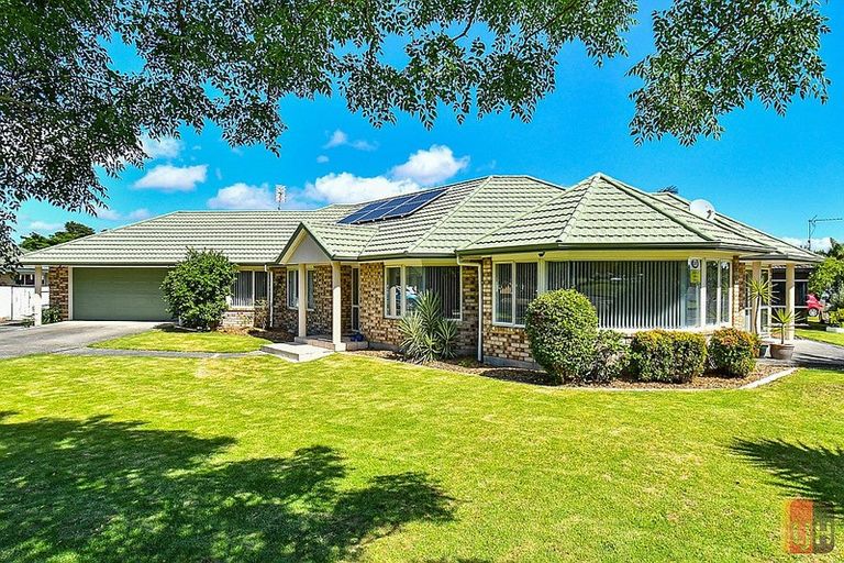 Photo of property in 1 Gairloch Place, Wattle Downs, Auckland, 2103