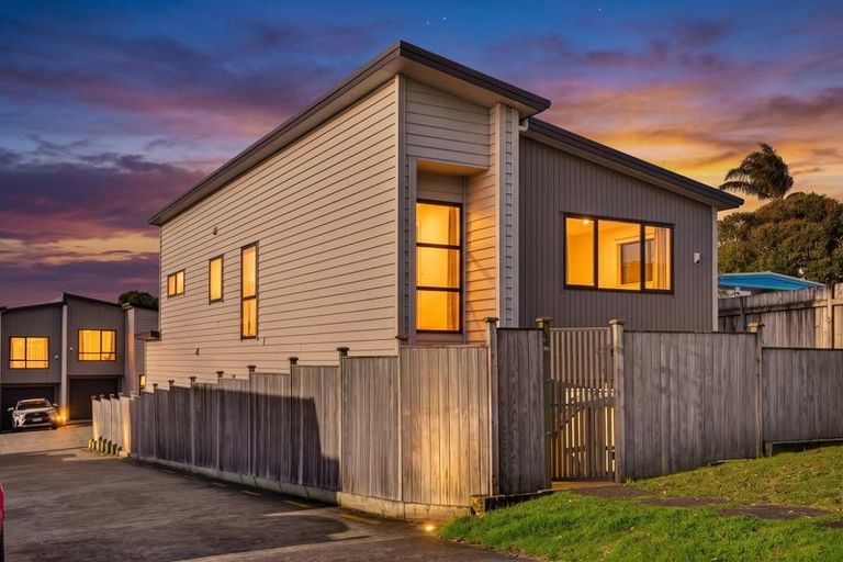 Photo of property in 10 Sophie Lane, Henderson, Auckland, 0612