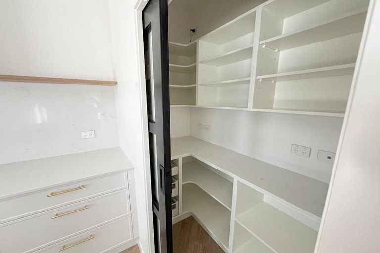 Photo of property in 25 Kenehi Road, Karaka, 2124