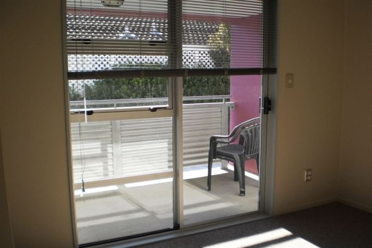 Photo of property in 2/71 Springfield Road, St Albans, Christchurch, 8014