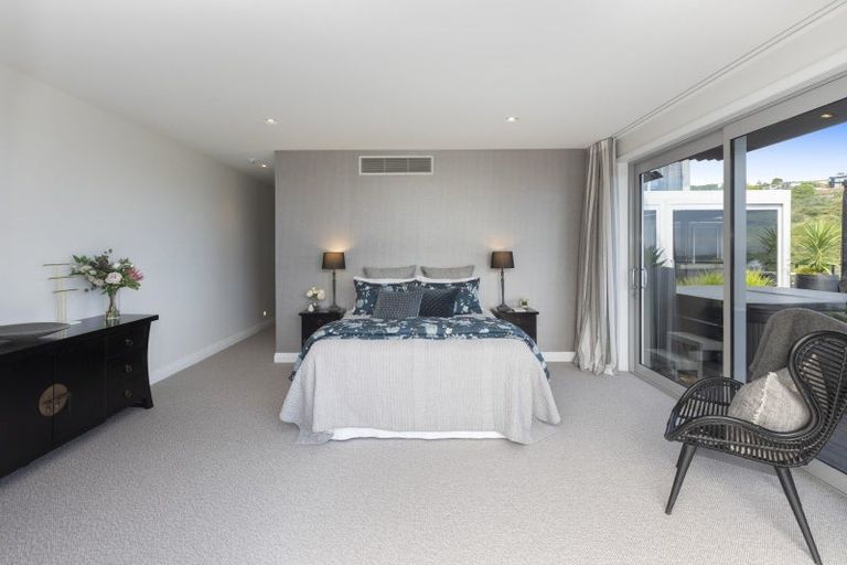 Photo of property in 15 Omeo Crescent, Redcliffs, Christchurch, 8081