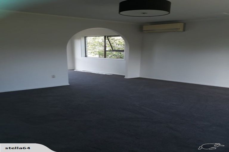 Photo of property in 2/32 Ballater Place, Highland Park, Auckland, 2010