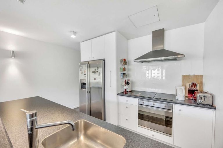 Photo of property in Montreaux Apartments, 5g/164 The Terrace, Wellington Central, Wellington, 6011