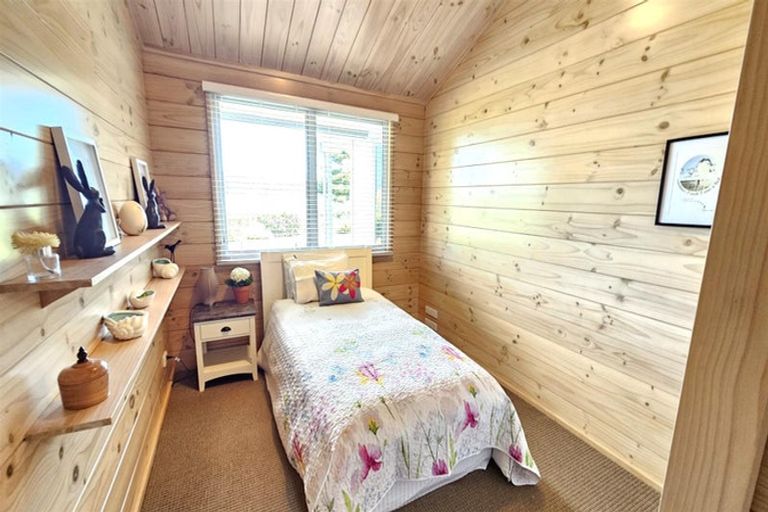 Photo of property in 132 Harbour Drive, Matarangi, Whitianga, 3592