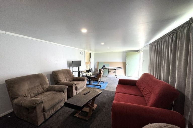 Photo of property in 64 James Street, Balclutha, 9230