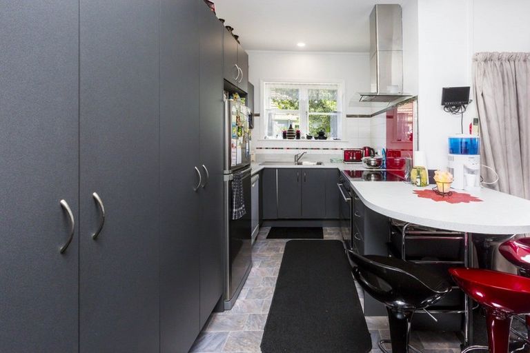 Photo of property in 5 Hayward Terrace, Waiwhetu, Lower Hutt, 5010