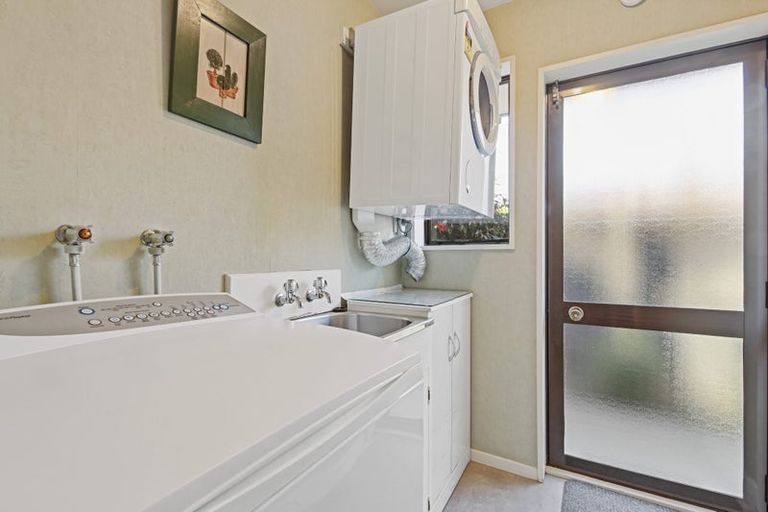 Photo of property in 6 Thornhill Place, Sockburn, Christchurch, 8042