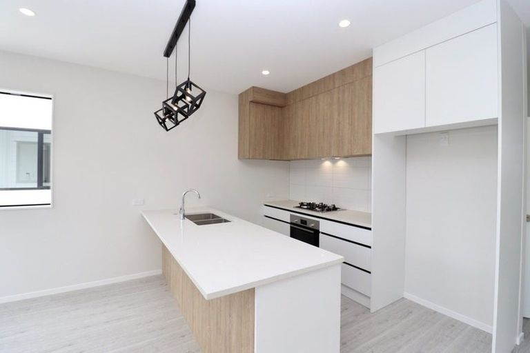 Photo of property in 127b Oreil Avenue, West Harbour, Auckland, 0618