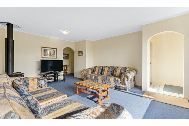 Photo of property in 249 Sunset Road, Sunnynook, Auckland, 0632